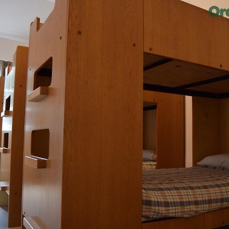 FSC Juniper Hall Ostello Mickleham Esterno foto