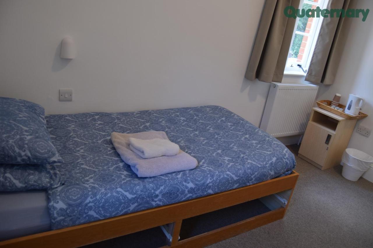 FSC Juniper Hall Ostello Mickleham Esterno foto