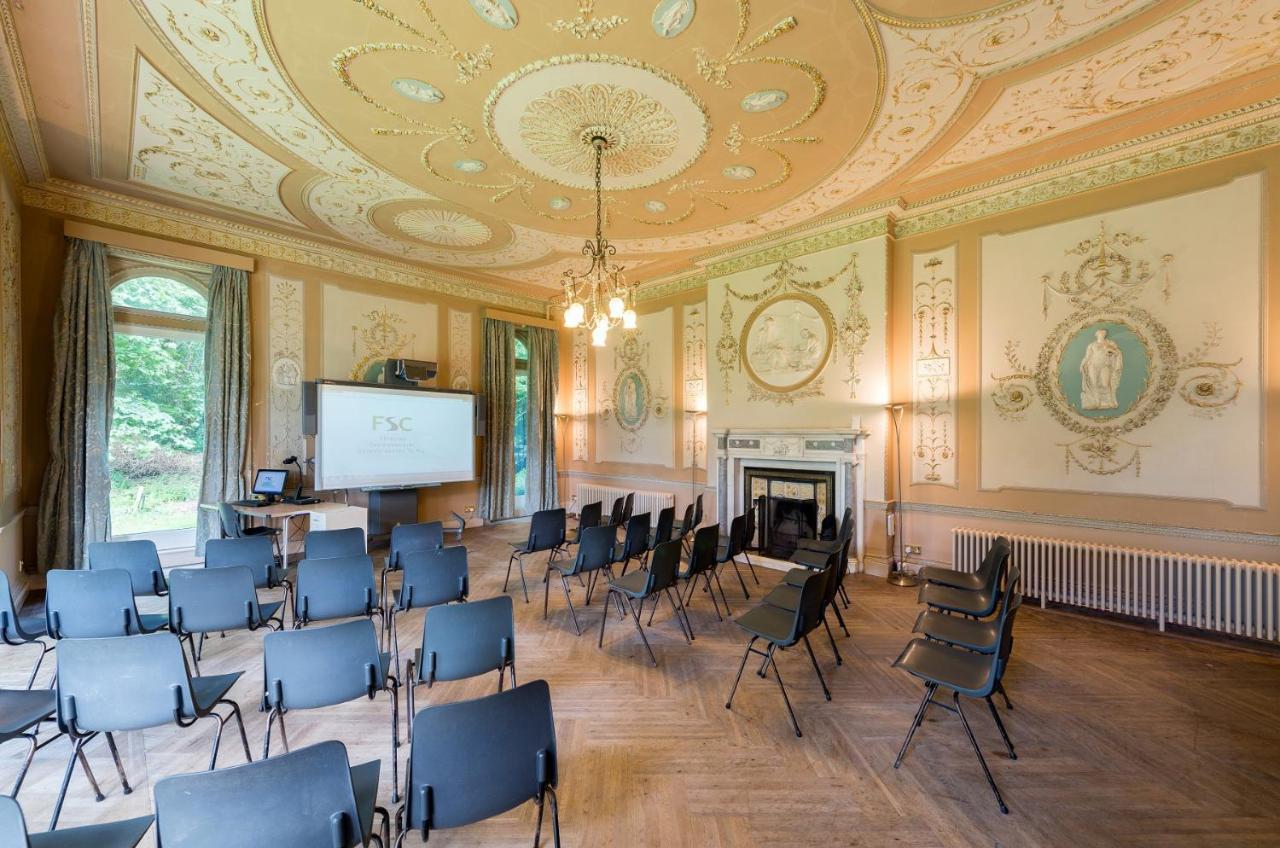 FSC Juniper Hall Ostello Mickleham Esterno foto