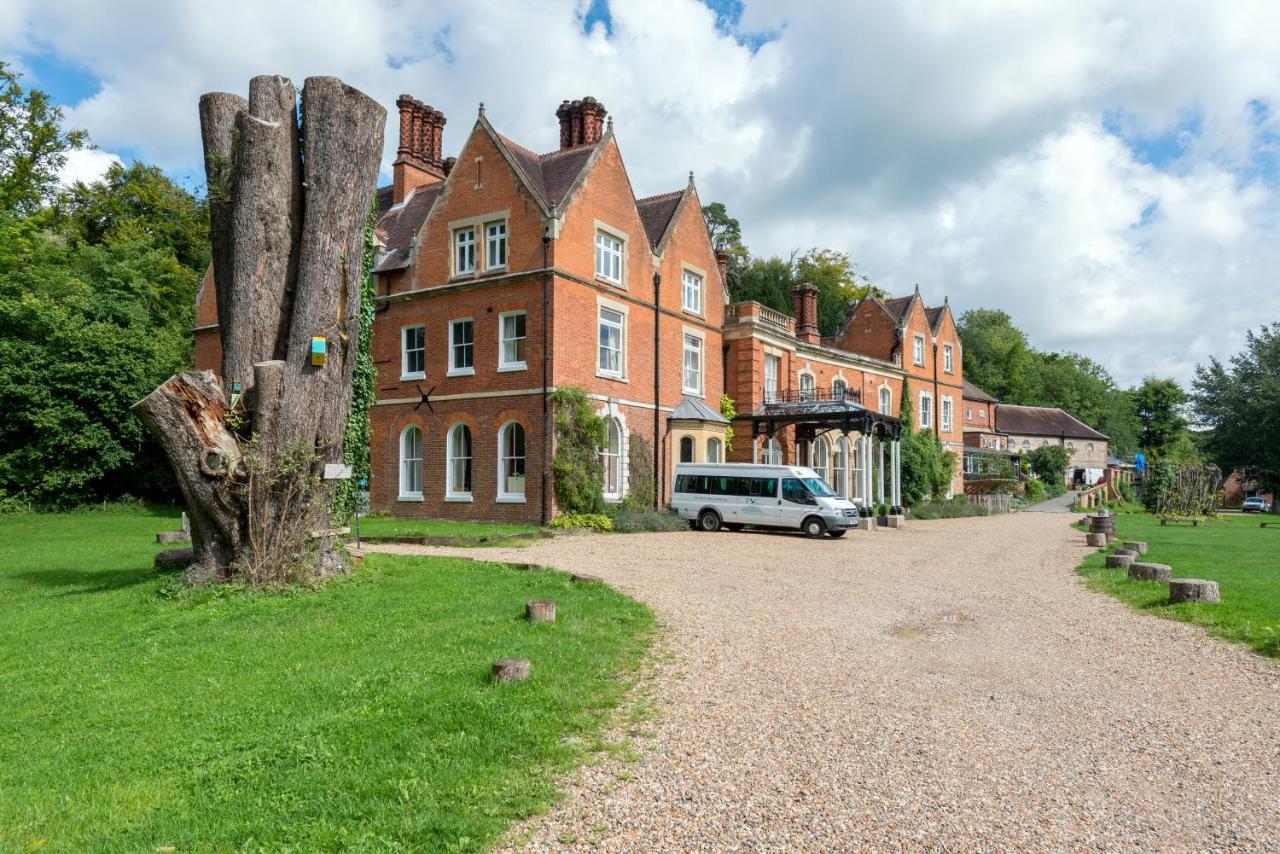 FSC Juniper Hall Ostello Mickleham Esterno foto