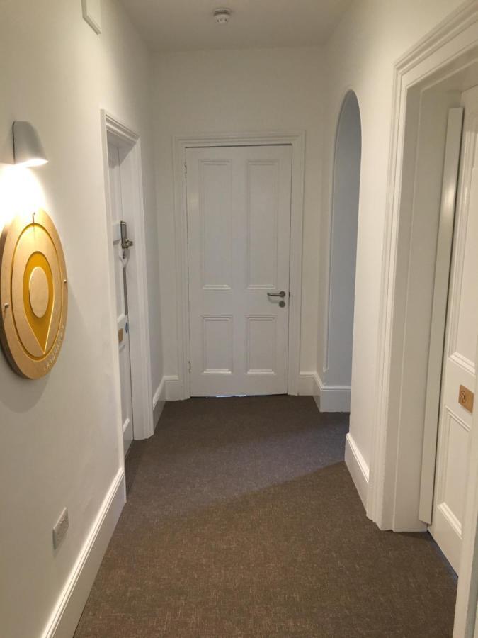 FSC Juniper Hall Ostello Mickleham Esterno foto